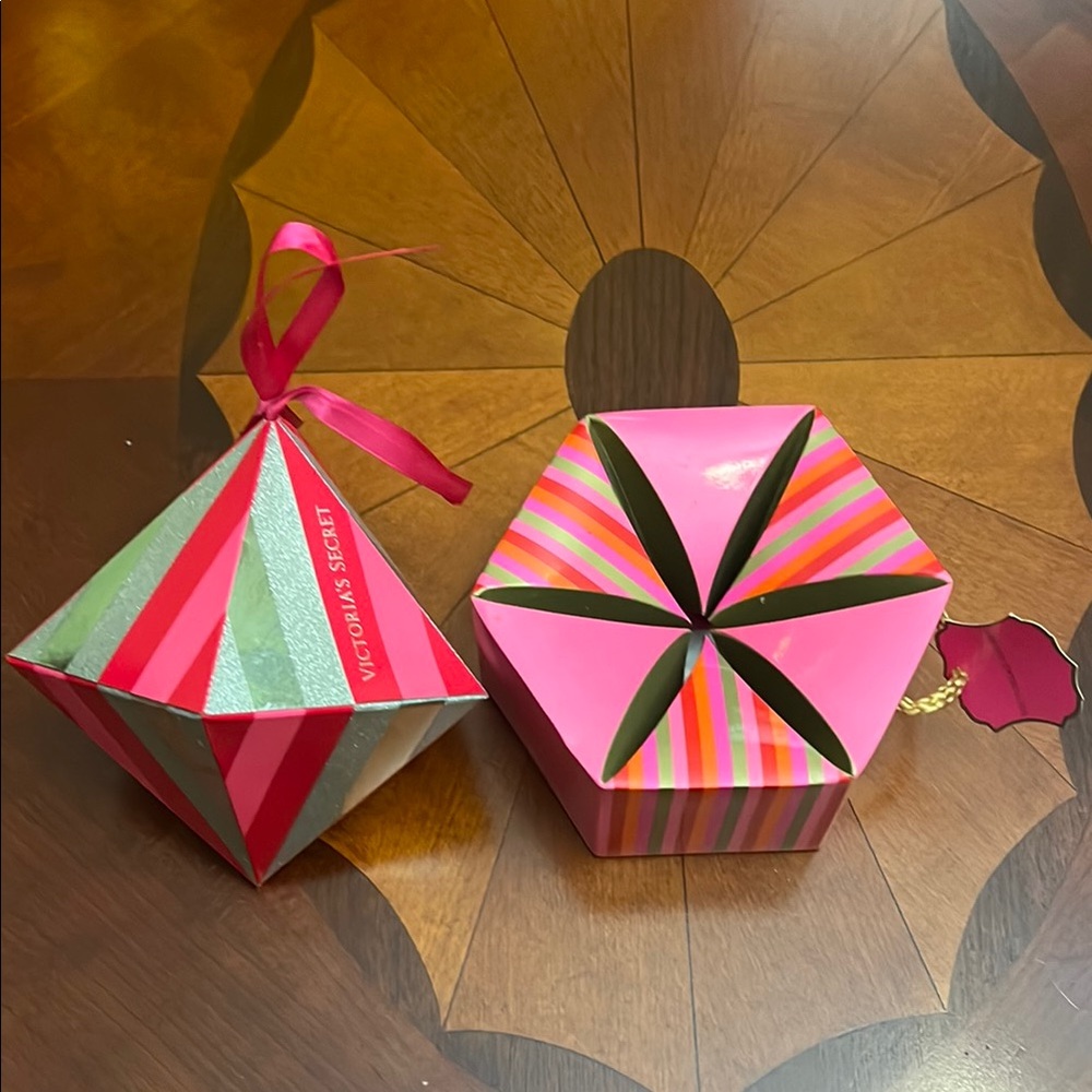 Victoria's Secret Vibtage Bundle Of Giftcard Boxes
